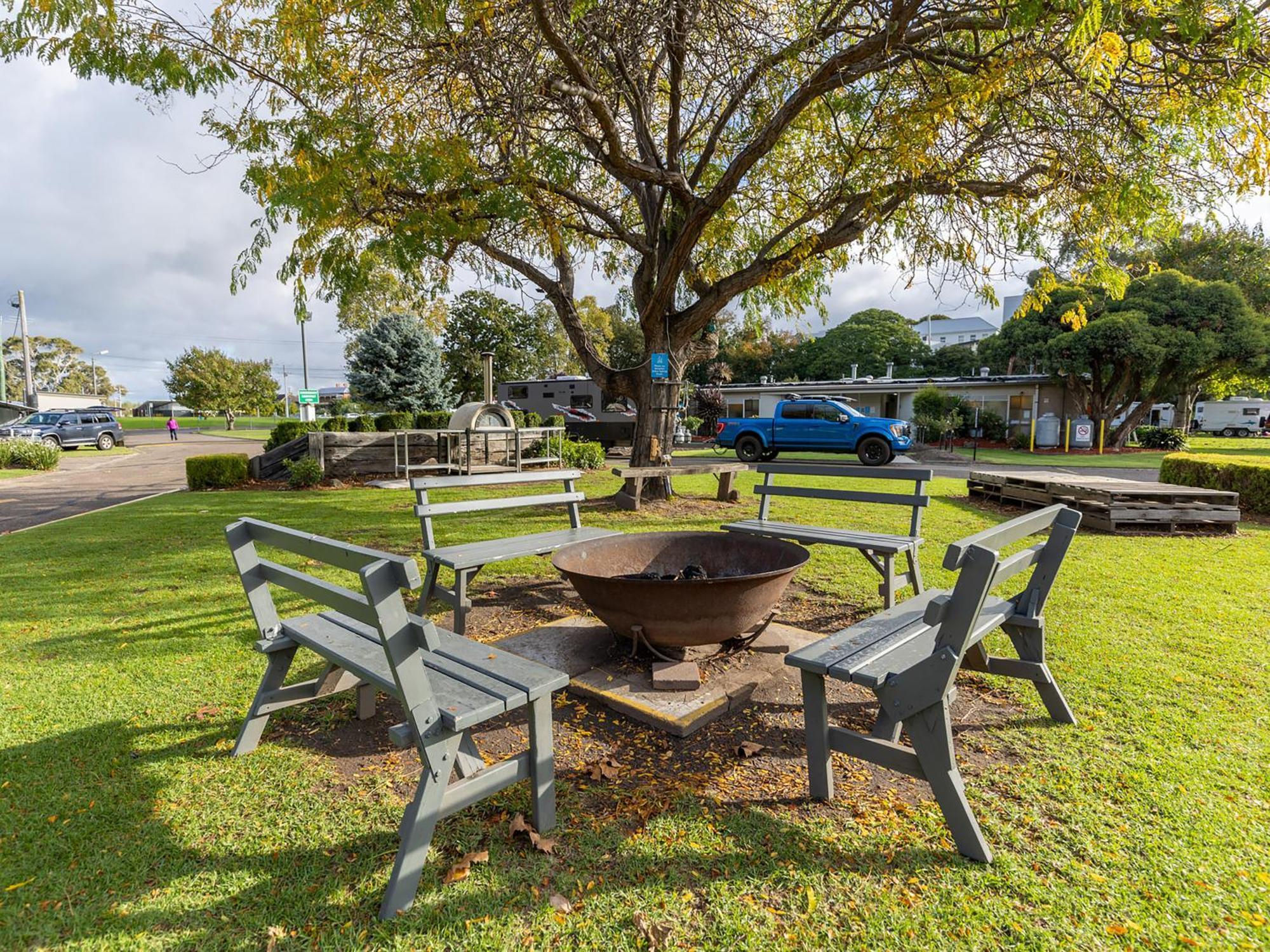 Nrma Bairnsdale Riverside Holiday Park Buitenkant foto
