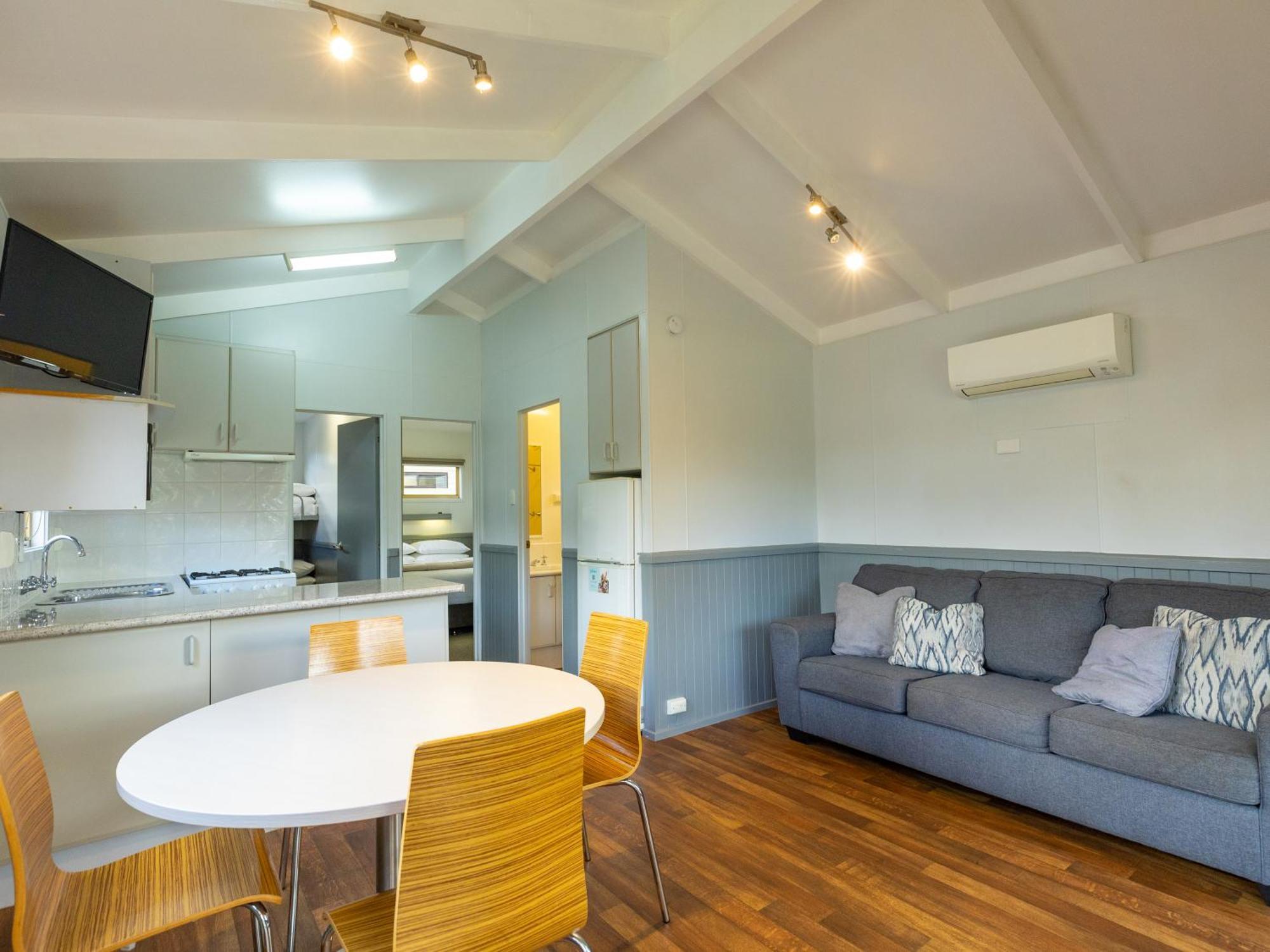Nrma Bairnsdale Riverside Holiday Park Kamer foto