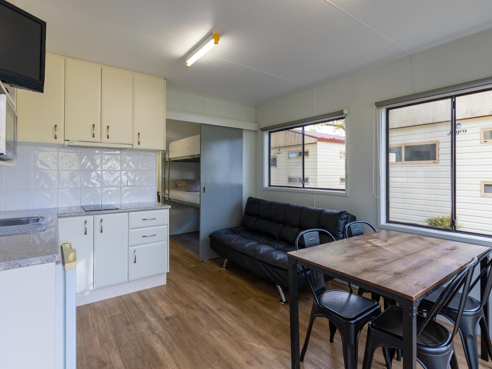 Nrma Bairnsdale Riverside Holiday Park Kamer foto