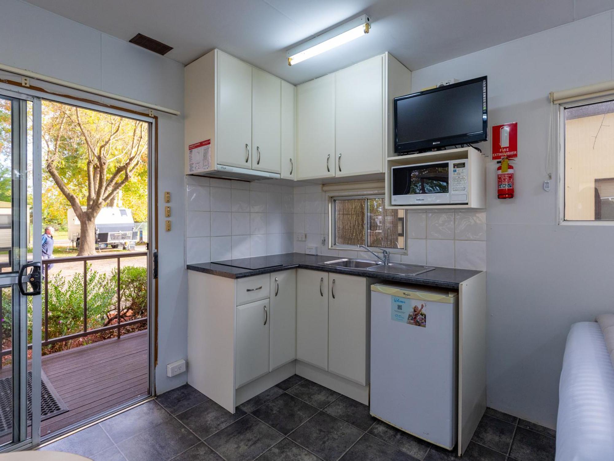 Nrma Bairnsdale Riverside Holiday Park Kamer foto