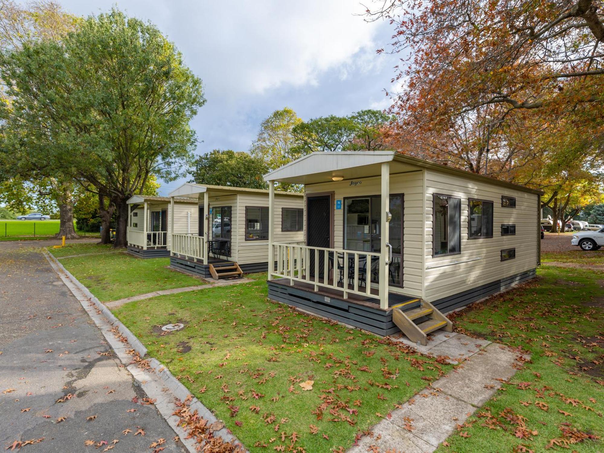 Nrma Bairnsdale Riverside Holiday Park Kamer foto