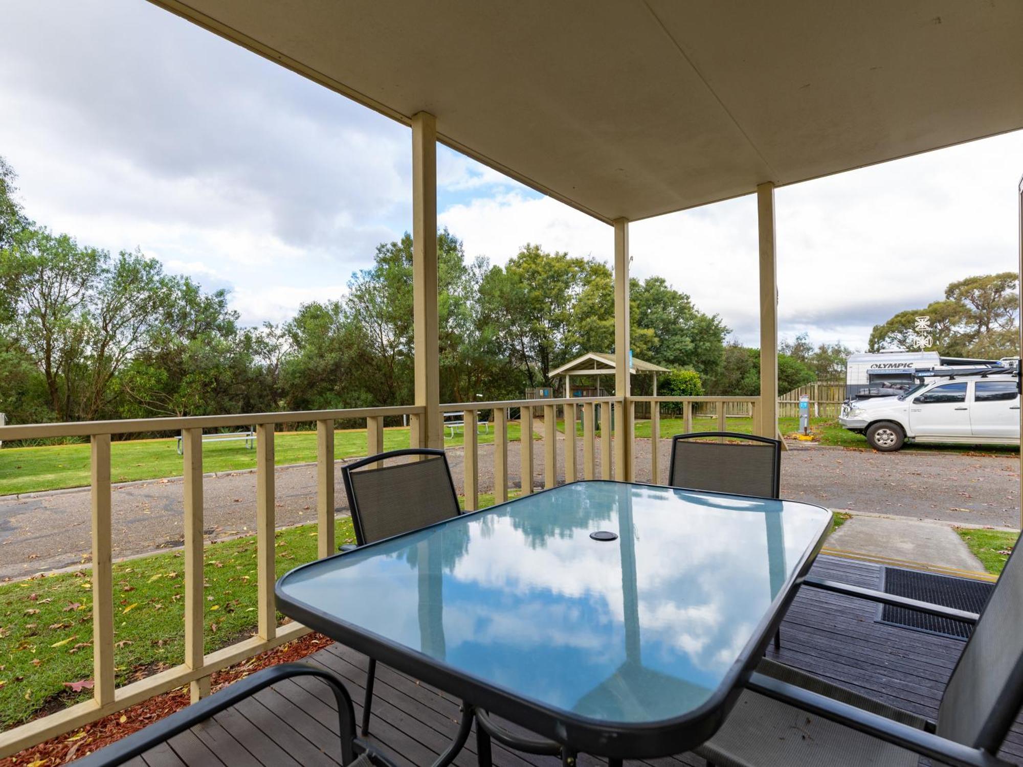 Nrma Bairnsdale Riverside Holiday Park Kamer foto