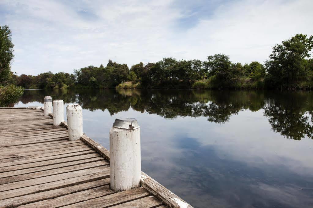 Nrma Bairnsdale Riverside Holiday Park Buitenkant foto