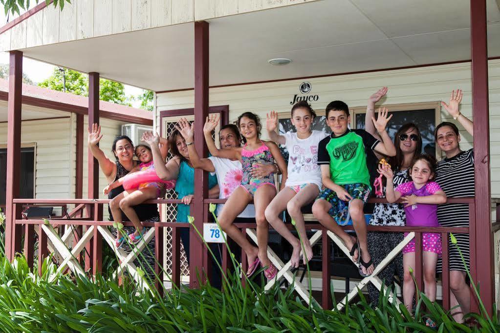Nrma Bairnsdale Riverside Holiday Park Buitenkant foto