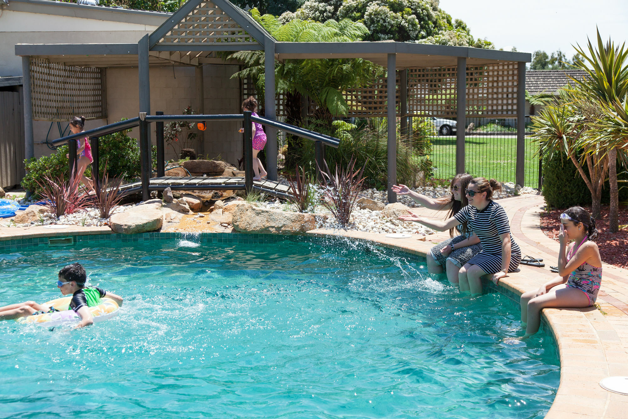 Nrma Bairnsdale Riverside Holiday Park Buitenkant foto